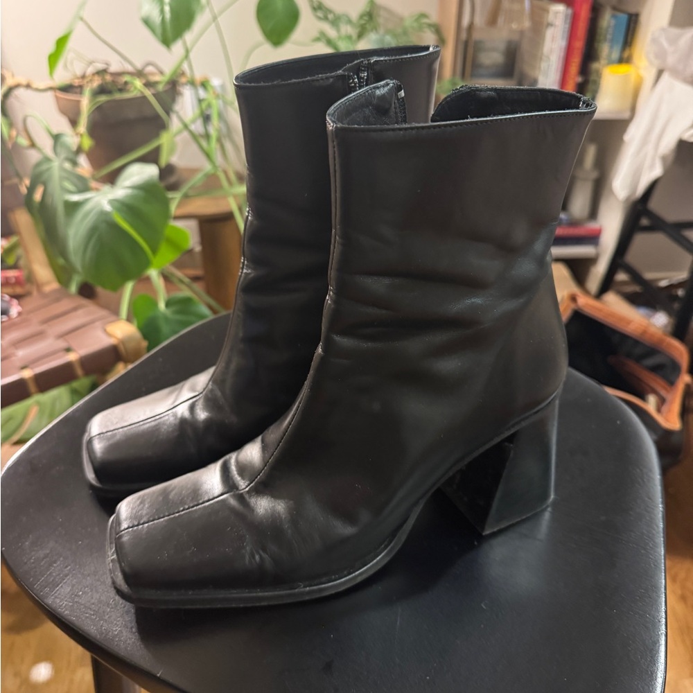 ALOHAS Black Heeled Boots